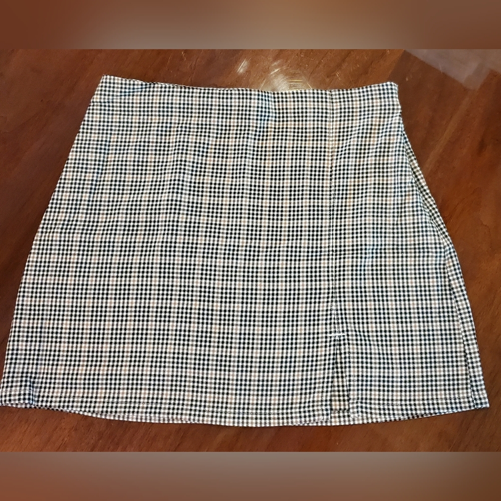 Hollister black, white, brown mini houndstooth Ultra High-Rise  Skirt w split